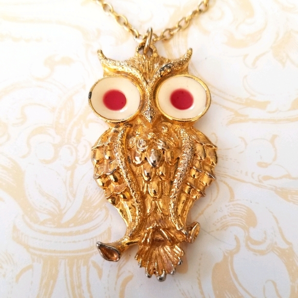 Vintage Mid Century 1960s Enamel Goldtone Owl Pendant Necklace - Picture 9 of 16